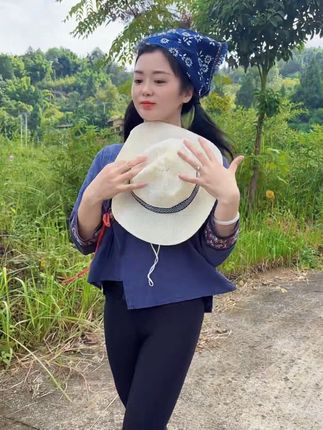 抓到你就是我的,抓不到也是我的,#咯咯咯#嘻嘻嘻#农村生活