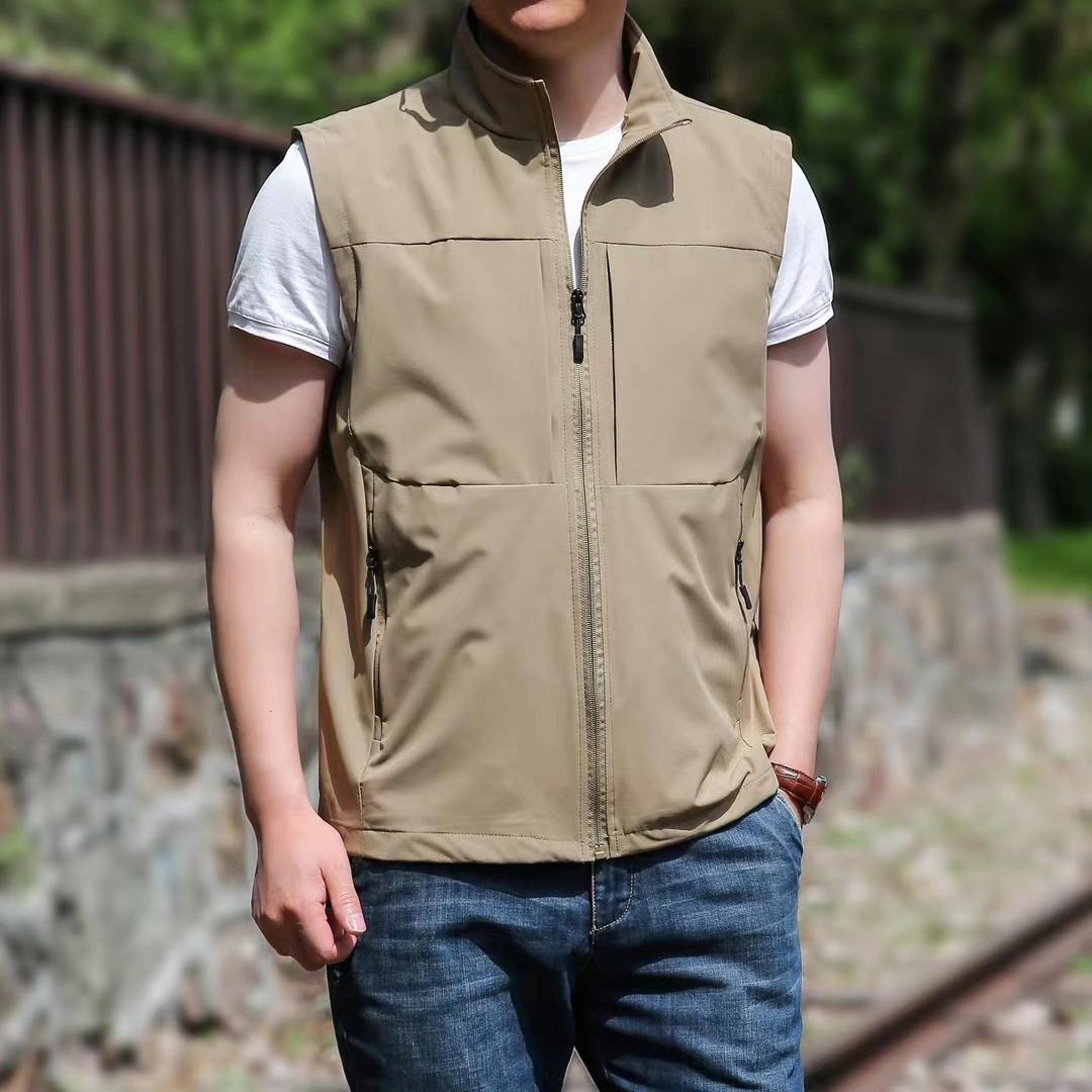 多口袋宽松马甲稻草人男士马甲夹克薄款透气。#马甲 #稻草人 #图文掘金计划 #中老年男装 #中老年爸爸装