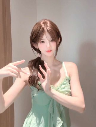 出门前拍一下 #慢摇 #手势舞 #大学生 #浅跳一下