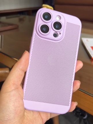 苹果手机壳还是需要一个自带散热孔的