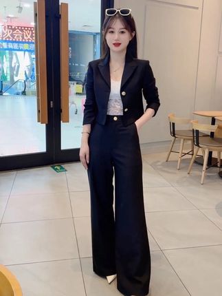 #高级感穿搭 #高品质套装 #今年最流行穿搭 #春秋新款 #穿出女人味