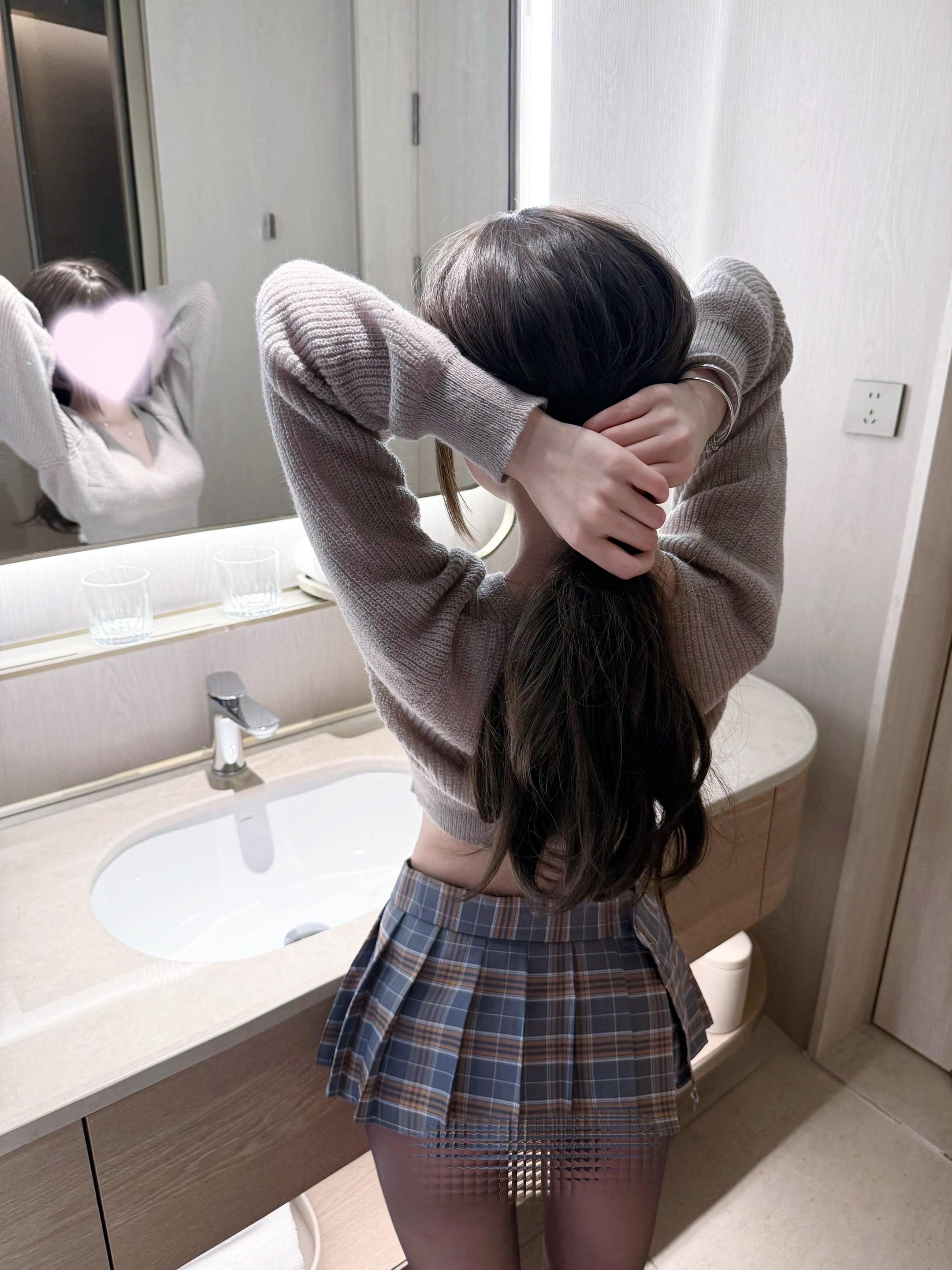 许愿一个爱我买小裙子的恋人#对镜拍#黑丝#已成年无任何不良影响 #恋爱