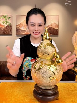 杏花村金福禄收藏酒53福黄金度数,1500毫升3斤装,景德镇高端陶瓷和杏花村美酒联合打造的经典美酒,不管收藏摆柜还是送人送礼,太合适了!#白酒#杏花村#清香型白酒 #好喝不贵#好喝推荐