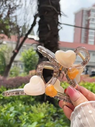 我也来晒晒我的发夹,简单又时尚#发夹发饰 #抓夹 #居家好物