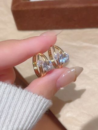 戴上就很惊艳的锆石耳环,上耳浓浓的秋日氛围感#耳环控 #穿搭 #饰品搭配 #首饰