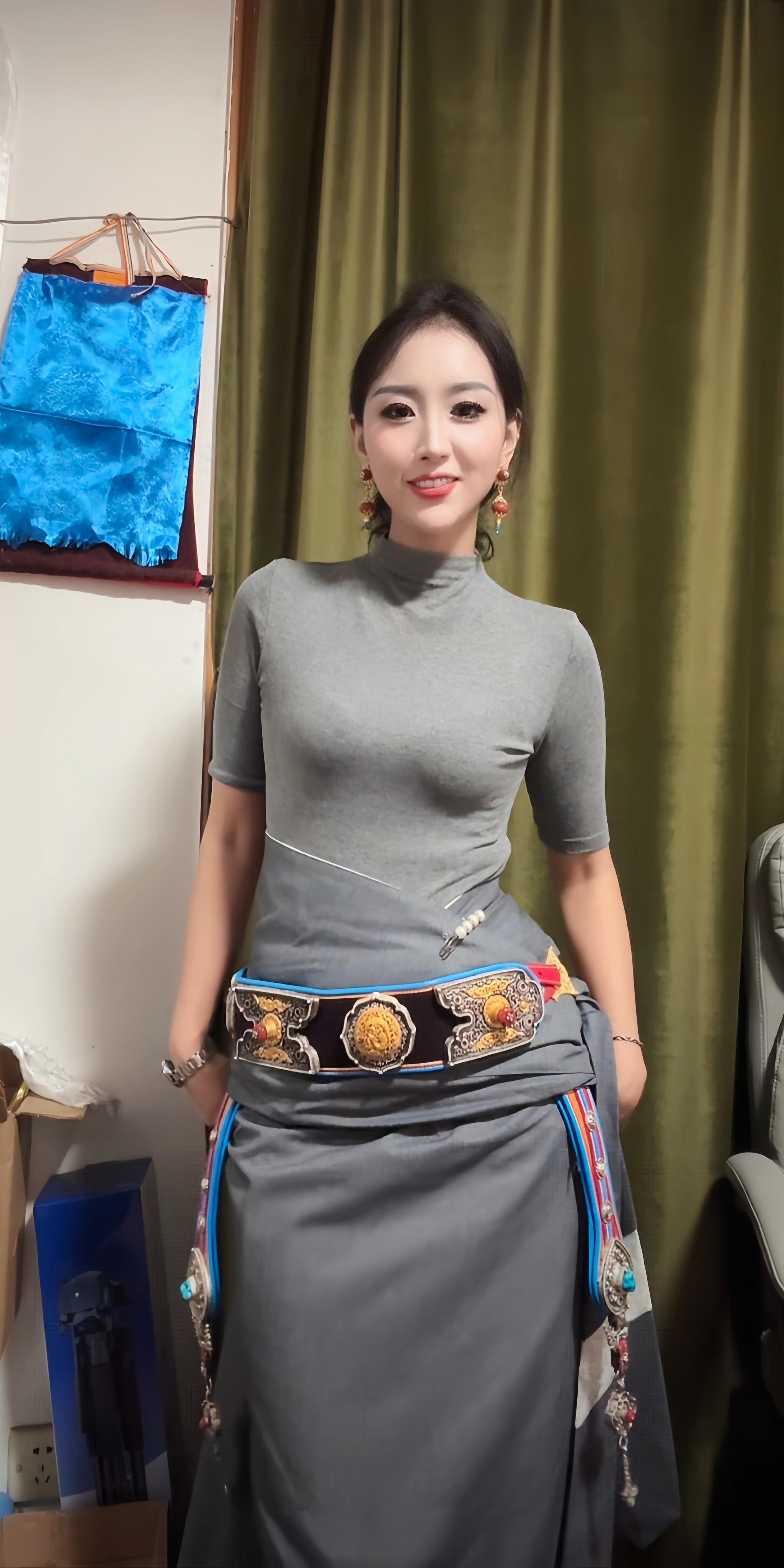 苏拉#气质优雅 @苏拉❤️