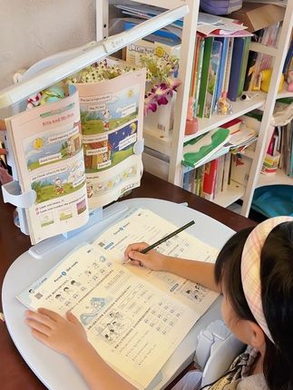好的坐姿矫正器对上学的孩子来说真有用#学生党必备 #学生用品 #学习桌椅 #猫太子坐姿矫正器