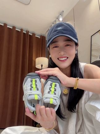 不用再去买杂牌了!#帕丁顿熊 你看这种专业机能鞋才多少,还是今年的新款,三个颜色男女都有,上脚轻便又百搭太舒服了#百搭鞋子 #品质童鞋 #宝藏鞋子 #透气舒适