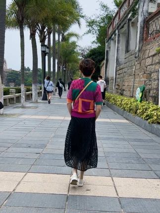 人这一辈子,无论遇见谁,绝非偶然,前世的因,今世的果,都是命中注定,前世不欠,今生怎会相见,今生相见,前世必有亏欠#命中有个你