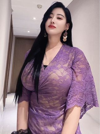 嘻嘻😜 #紫色 #紫色战袍