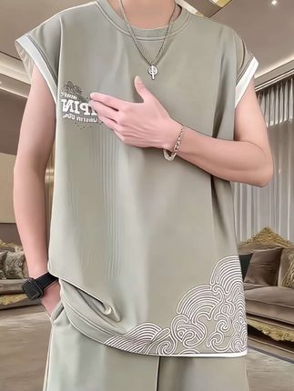 夏天怕热的大码兄弟看过来!这套冰丝假两件绝了!宽松版型藏肉显瘦,印花设计潮到没朋友~ 透气不闷汗,运动日常都能穿,一套搞定出门look!赶紧冲,显瘦又舒服!, #大码男装 #夏季穿搭 #冰丝套装 #潮流男装 #宽松百搭