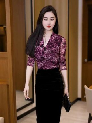 #dou上热门 #每日分享 #时尚气质印花打底衫#优雅气质 #谁穿谁美
