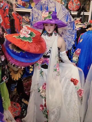 #绣花帽服饰店