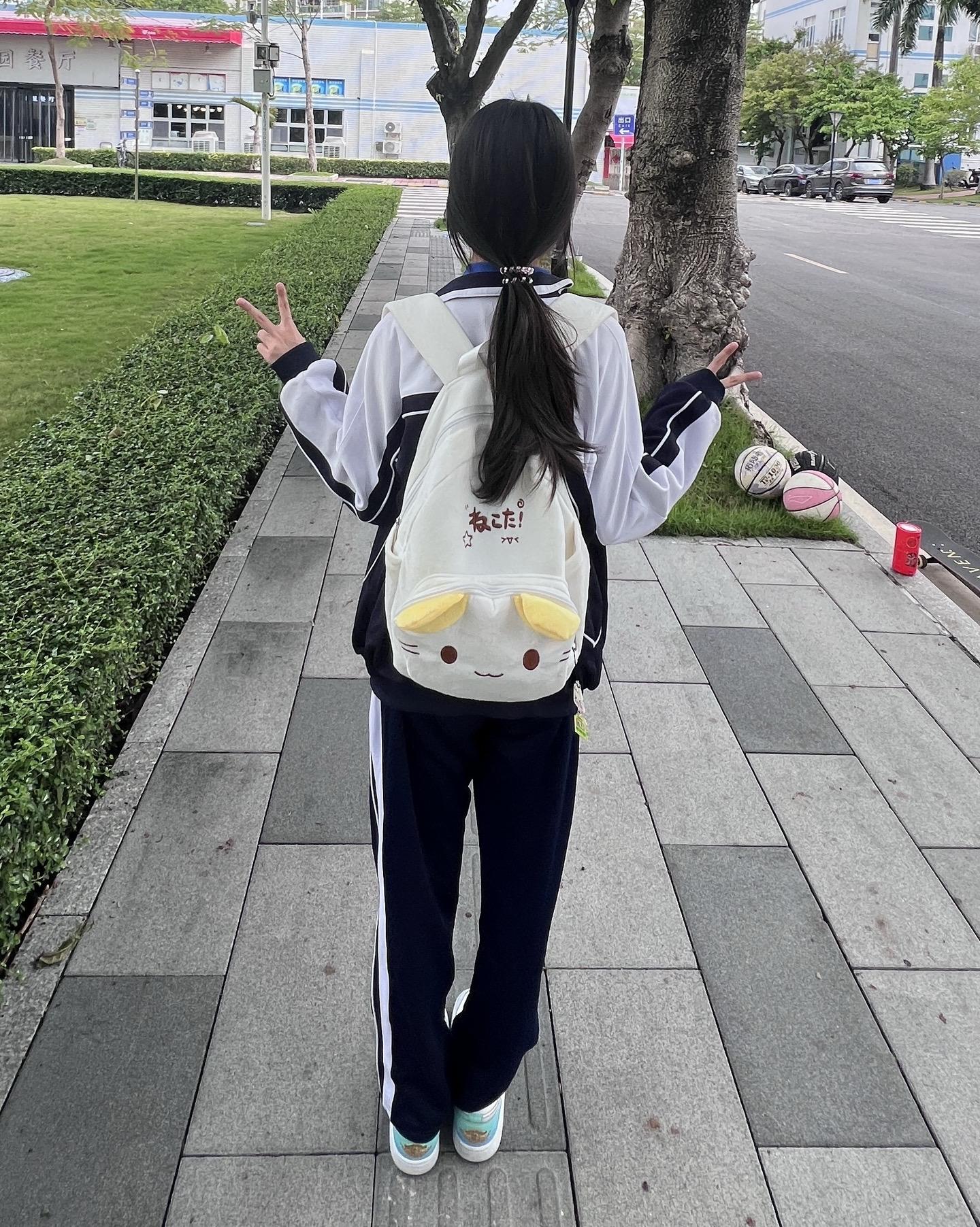 偷偷拍下你的样子各种角度我都喜欢 #校园 #初中生 #背影 #深圳校服 #fyp