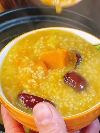 #粗粮 我们全家都爱喝小米粥,这个小米,米粒金黄透亮,颗颗饱满,喝起来香糯可口,真的好好吃!#营养粥 #小米 #小米粥 #早餐吃什么 @DOU+小助手 @巨量千川