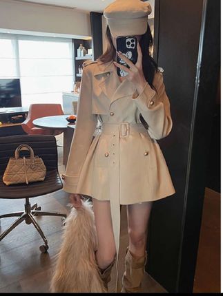 质感很好!搭配喇叭裤超日常#风衣穿搭 #风衣控 #黑色系穿搭 #御姐风 #通勤搭配