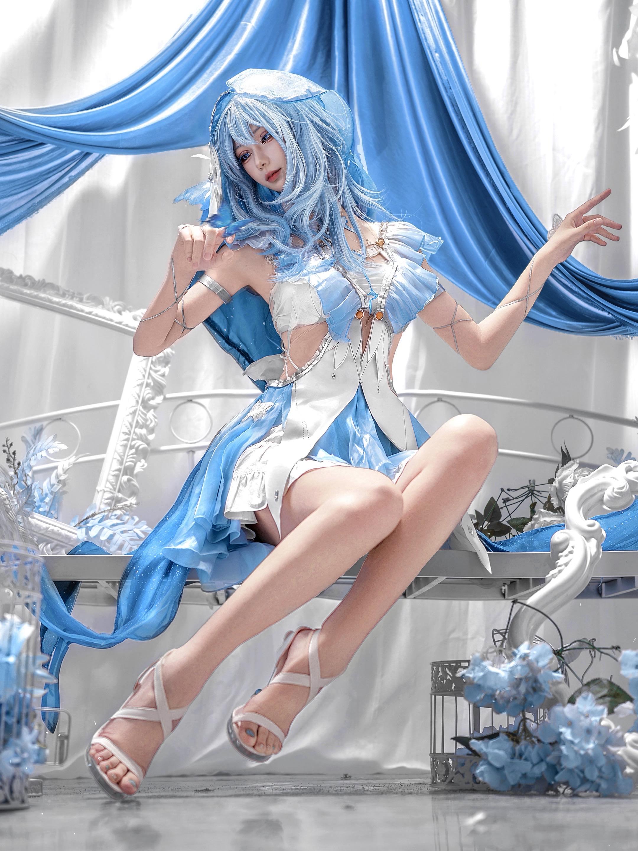 蝴蝶的每次翩跹,都是我对你的思念。出镜:@椿和 棚子:@风熙次元墅 #鸣潮 #守岸人 #cos