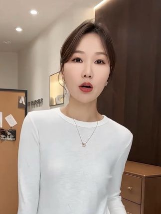 早秋必备这款百搭上衣,当内搭特别舒服,修身又洋气#通勤搭配 #显瘦穿搭 #女装 #针织衫