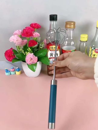半自动打蛋器,长柄设计,握感舒适,不锈钢材质,用它搅拌,省时又省力,方便又实用。#半自动打蛋器#好物推荐#好东西一起分享