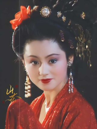 “广袖翩跹,舞步轻快漾欢容,氛围自带一种喜感”#古典舞#陈红#古典美人