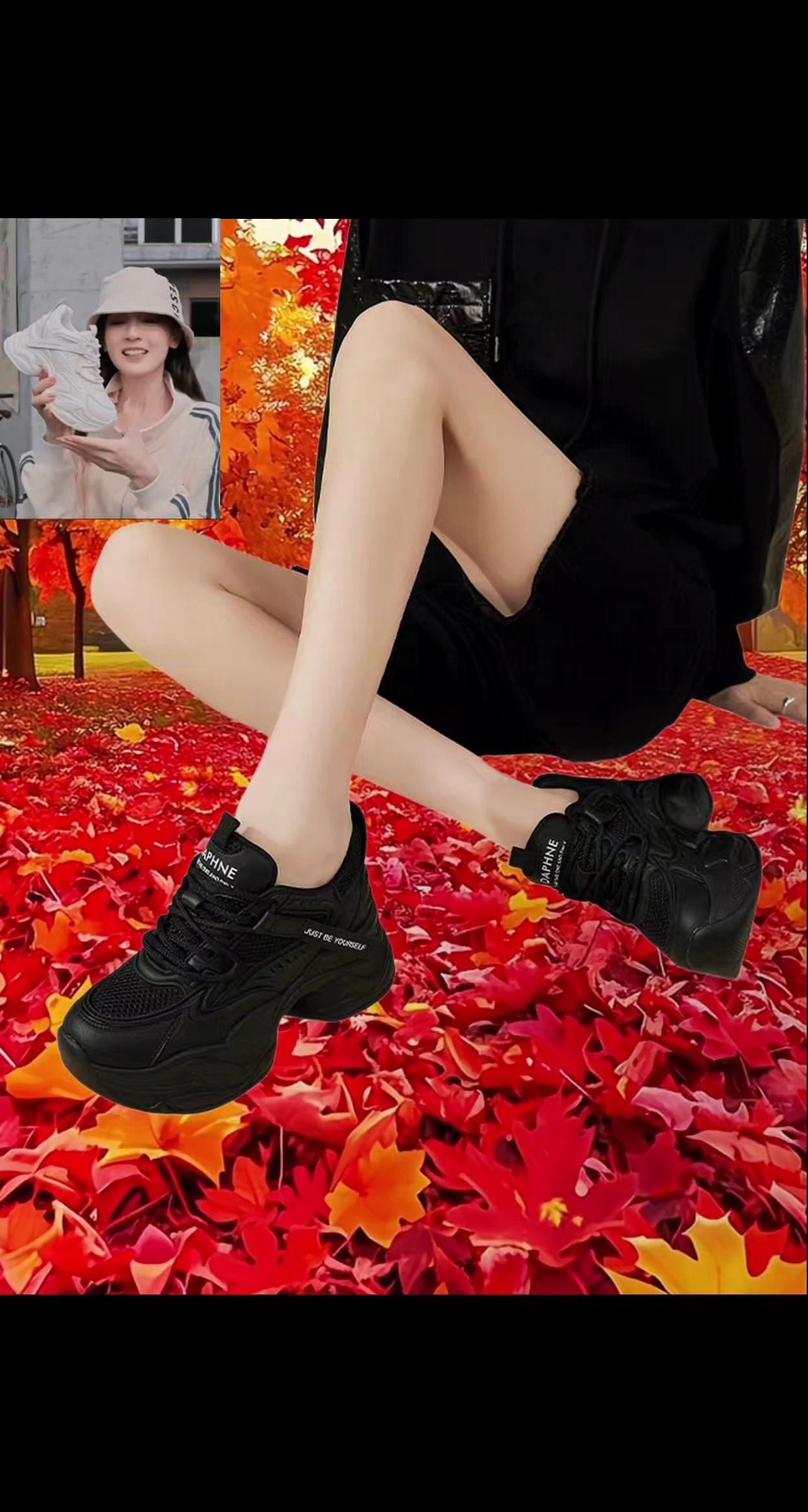 被问疯了的黑老爹鞋!高级感藏在细节里。达芙妮2025秋款这双真皮老爹鞋,我真的按头安利!全黑设计却不呆板,真皮表面有自然的肌理感,光线下泛着柔和的光泽,随便搭件针织衫都显贵。 厚底添高不笨重,上脚稳得能小跑,软底像踩在云朵上,上周逛市集三小时脚没酸。穿了快一个月,鞋型依旧挺括,越穿越有复古味。 现在天天穿,同事追着问链接,说“这鞋看着就很有质感”。想找双舒服又有格调的秋鞋?这双闭眼入,爆款果然有道理~ #强烈推荐 #时尚美鞋 #百搭鞋子 #显高显瘦显腿长 #高级感穿搭 @DOU+小助手