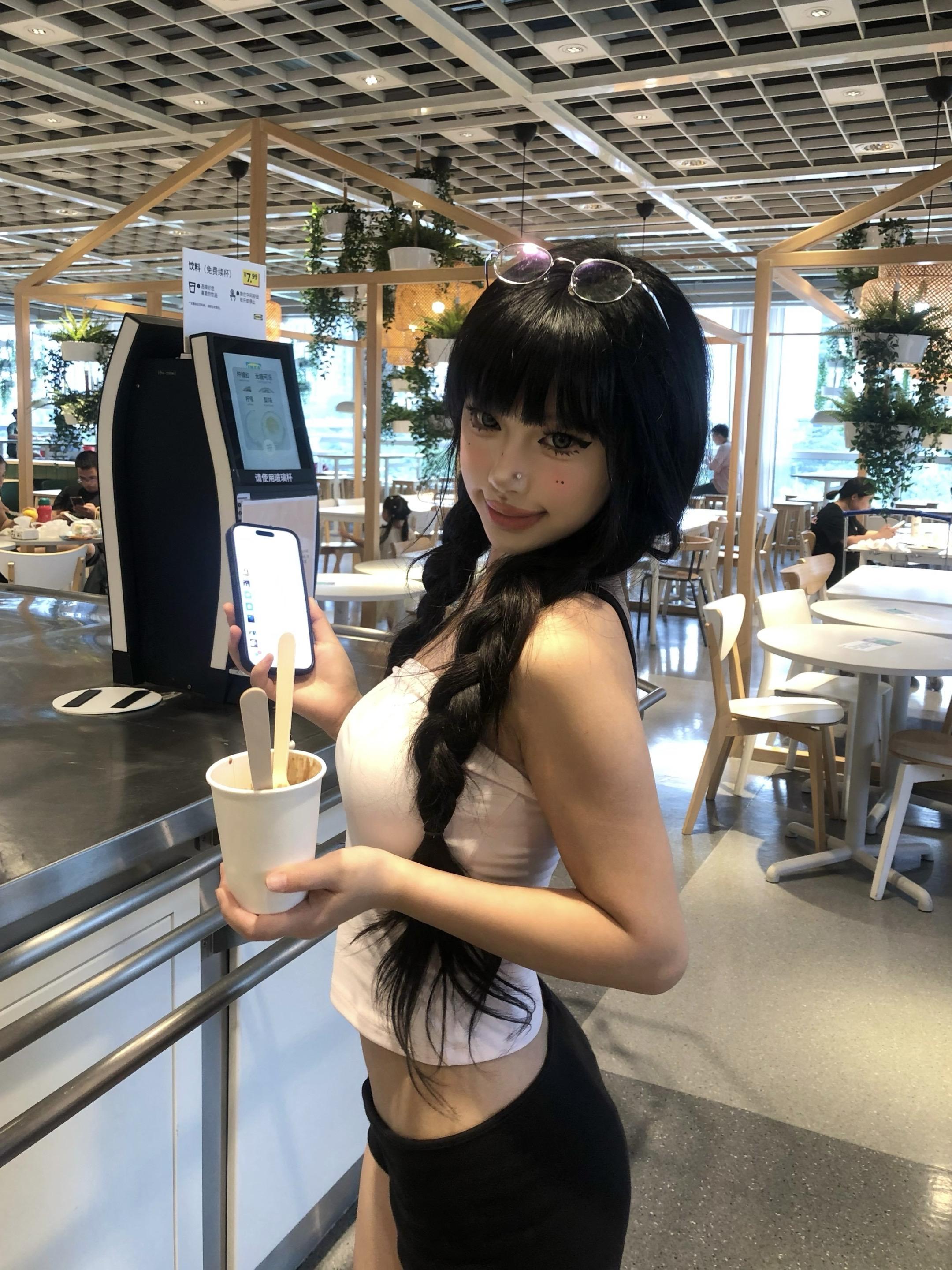 ฅ'ㅅ'ฅ 做你的猫‧₊˚ 🍒.†。🍦.・ ✿