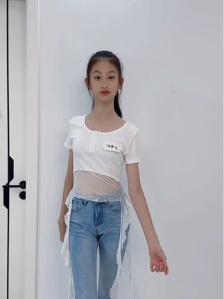 #爱跳舞的小姑娘 #浅跳一下 #简单易学舞蹈