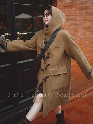 秋冬当然要穿牛角扣大衣啦!氛围感一下子就出来了!#牛角扣大衣#微胖