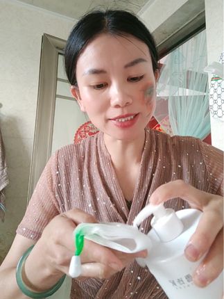 买洗面奶就买这款雪玲妃氨基酸洗面奶。洗得干净,用得放心。值得推荐#自用好物推荐