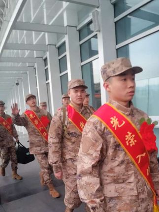 #热血青年 #保家卫国 #加油你是最棒的 👍祝所有的兵宝前程似锦!