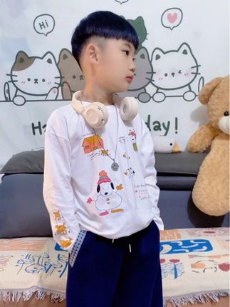 孩子没有拴住任何人 却唯独只拴住了妈妈 拴住了一个被剥夺睡眠和自由 甘愿为他受尽委屈 却还感谢他出现的人 #男宝穿搭分享 #宝宝穿搭 #暖男养成记 #男童童装 #高品质童装