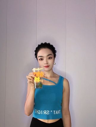 #把体重减下来、把圈子变小、把语言变干净、把故事往心里收一收、把自己变得更优秀、在这个秋天我们一起逆袭加油