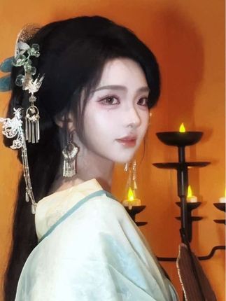 她自楚国来,带着千年前的风 #风自东方来 #国风 #战国袍 #东方美学