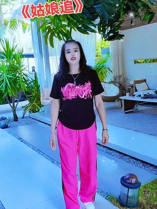 吃完饭没事,在院里锻炼一下🌹🌹🌹