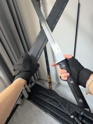两位数K鞘战术唐刀来咯!超高的性价比!#战术装备 #男人的玩具 #冷兵器 #第一视角 #战术装备