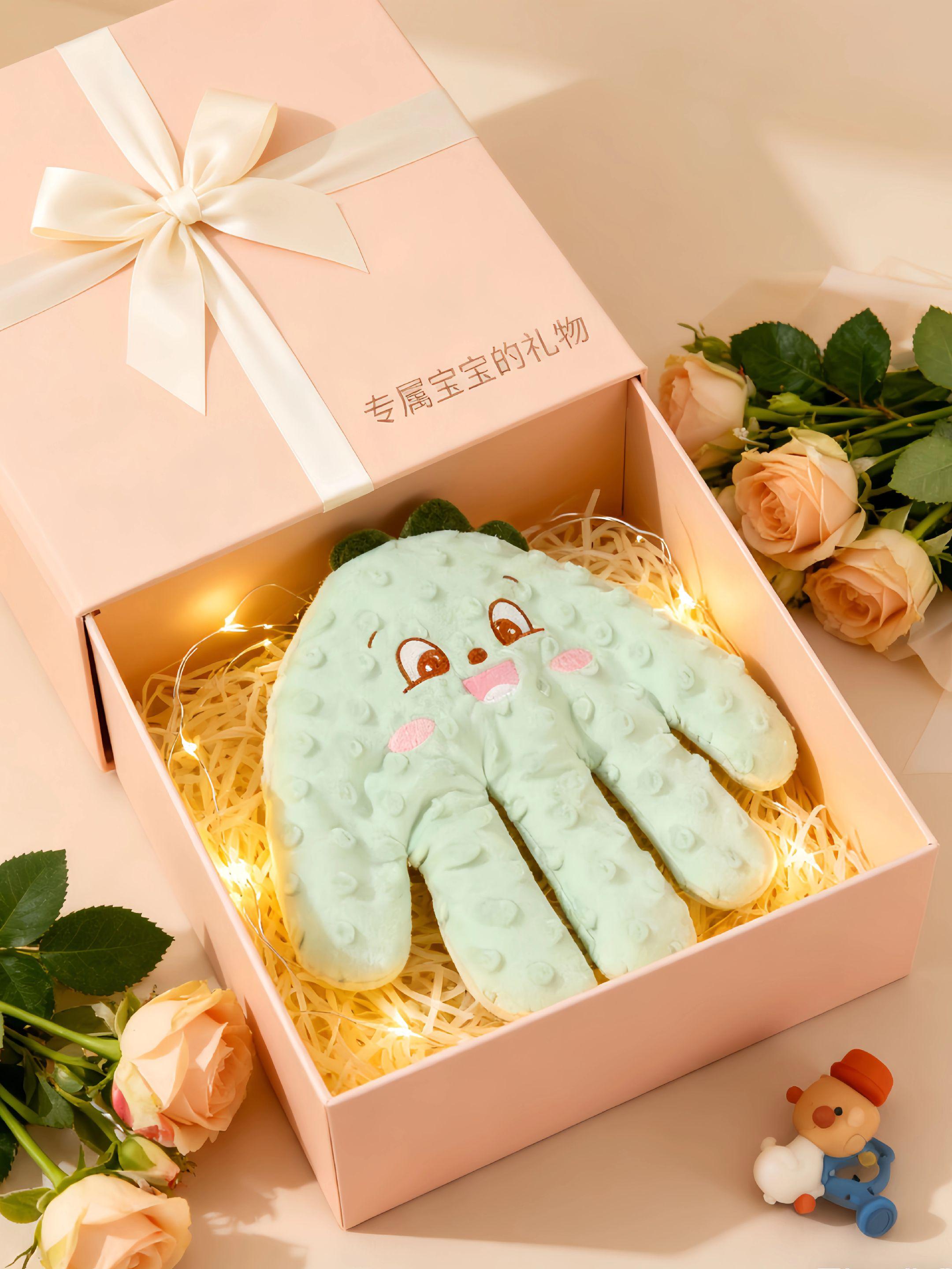 哄睡神器拍了拍你👋 小月龄宝宝必备的哄睡神器 老母亲的手终于可以歇一歇啦 跟宝宝落地醒说拜拜啦👋 ✅三种模式智能遥控,想停就停 ✅红豆填充,热敷肚子,防止宝宝胀气 ✅模拟妈妈手掌轻搂感,不压迫宝宝- #礼物推荐 #解放双手 #母婴好物推荐 #哄睡神器 #安抚宝宝 @抖加🔥上热门🔥dou+🔥热点宝