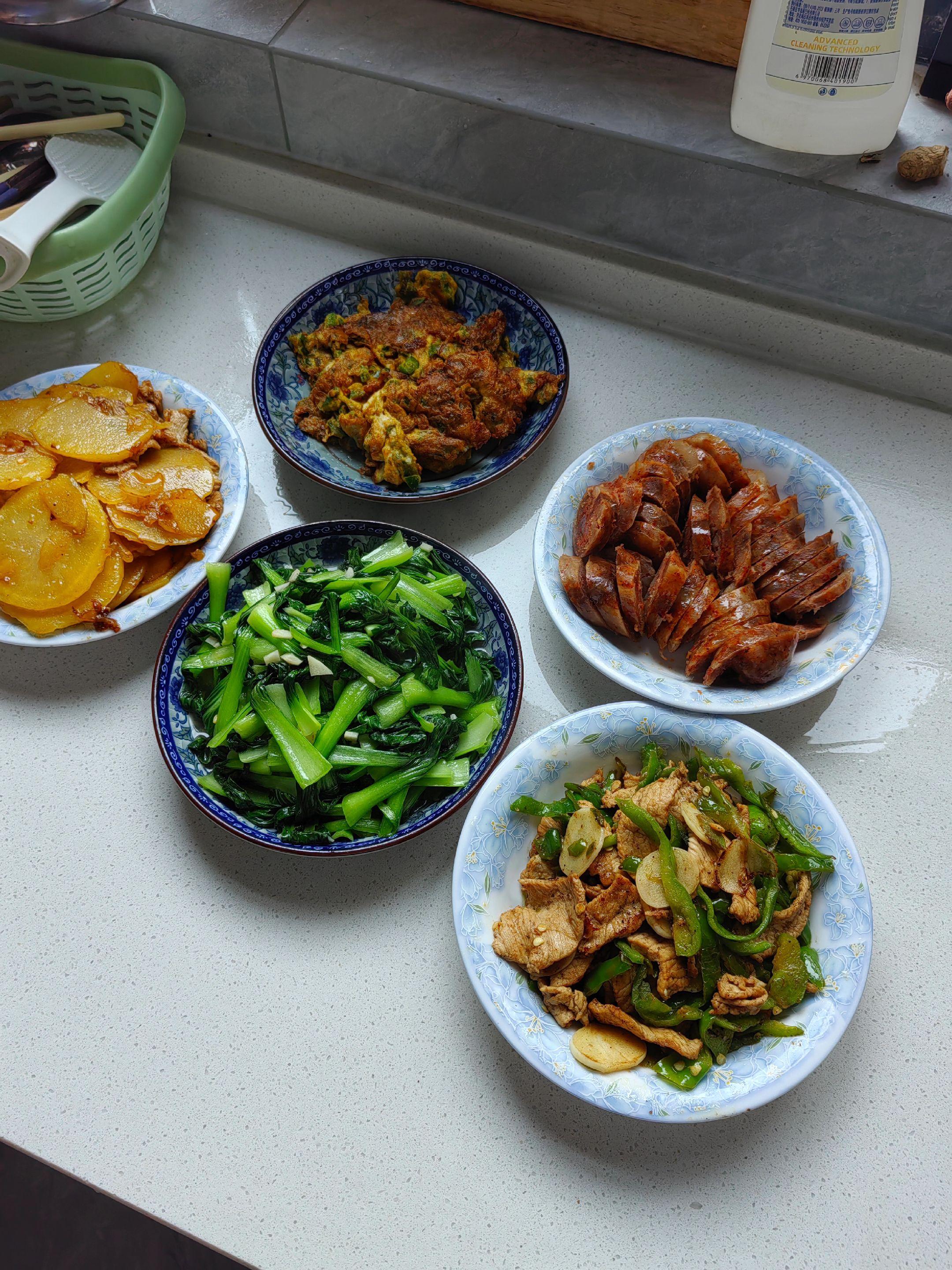 上午帝明世家收纳整理做饭下午千千水岸全屋。#搞卫生的小姐姐