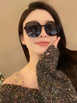 #墨镜一戴谁也不爱 #今日穿搭 #时尚眼镜 #太阳镜 #高颜值眼镜