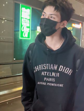 #朱正廷 #机场穿搭 也太是那个了@朱正廷