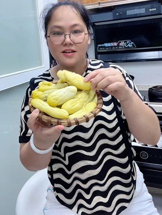 应该很多人都不认识这个是什么东西吧。广西黄瓜皮,很脆,送粥送饭都很好吃。