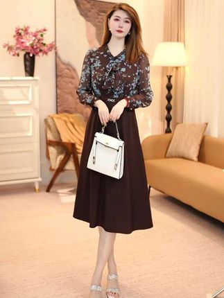 优雅的假两件连衣裙,显瘦又时尚,轻松穿出高级感。👗✨ #时尚显瘦假两件连衣裙#单穿内搭都好看