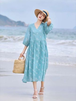 #给夏天一点颜色看看 #度假穿搭 #夏日极简穿搭 #女生穿搭高级感 #清新穿搭