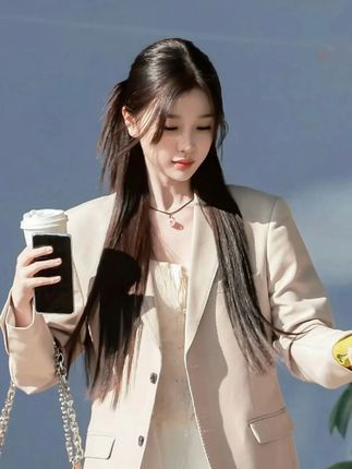 欣欣子同款半扎发#慢动作简单扎法#手残党也能学会的发型 #女生减龄烫发发型推荐#发型教程 #扎发教程