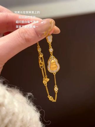 永远无法抗拒新中式葫芦手链的美 #手链 #新中式穿搭 #饰品分享 #时尚饰品 #仙女必备