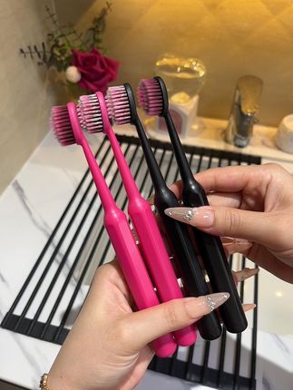 总是感觉牙齿刷不干净的,一定要试试这个山型凸面牙刷,不仅颜值高刷 得还干净  #凸面牙刷 #牙刷推荐