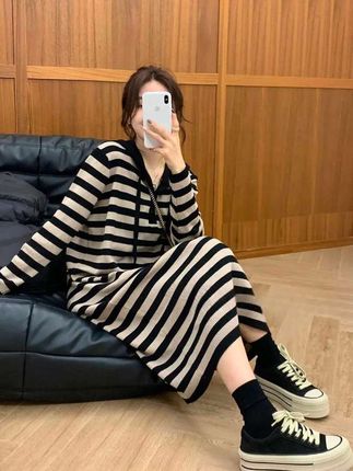 法式慵懒风复古连帽针织连衣裙女春秋时尚宽松气质休闲条纹毛衣裙#时尚穿搭时尚穿搭时尚 #简约穿搭 #慵懒风穿搭 #新品穿搭 #女装穿搭