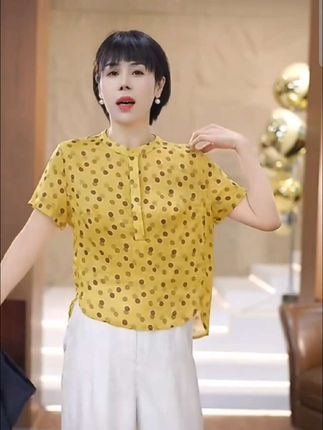 夏季时尚气质波点小衫#气质衬衫 #短袖t恤 #波点衬衫 #夏季薄款 #时尚穿搭