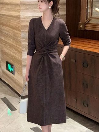 2025年新款秋冬时尚系带高级感气质小个子收腰修身长袖连衣裙女款#收腰显瘦 #时尚穿搭 #绑带连衣裙 #高级感穿搭