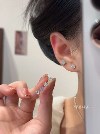 戴上就很喜欢的满钻耳钉六件套组合,上耳温柔显气质#首饰分享 #饰品分享 #时尚饰品 #耳饰控 #耳饰搭配