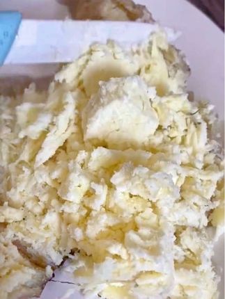 在地里烤红薯,烟火缭绕中孩子手舞足蹈,品尝秋天的味道#白皮人参薯#牛奶人参薯#板栗红薯#爆皮王番薯 #冰淇淋红薯
